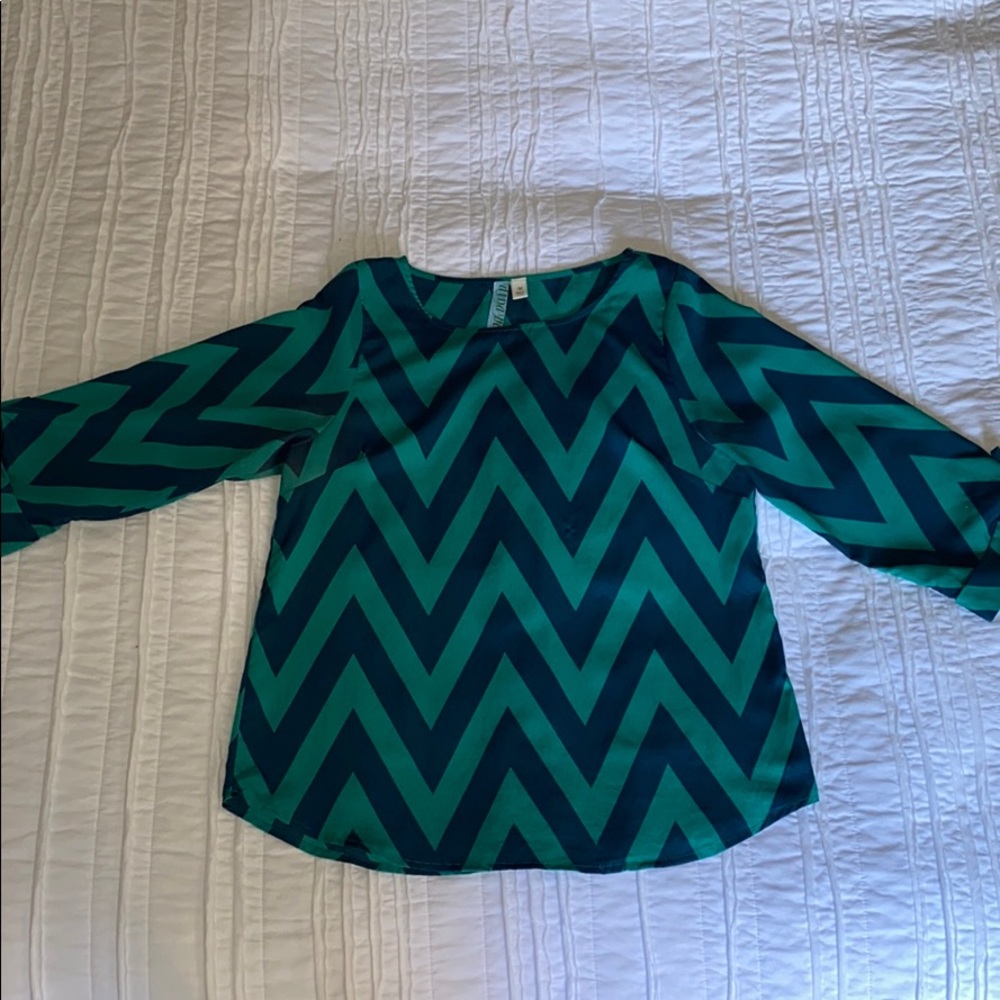 Blue/green polyester flowy dress shirt